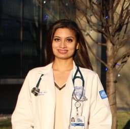 Shaheen Sarthaj, MD, Family Medicine, Madera, CA