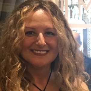 Peggy Paradisis, MD