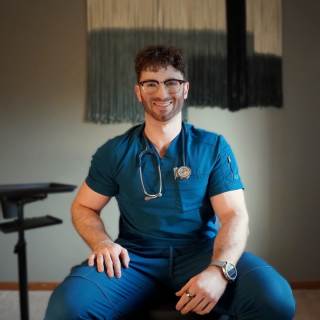 Nicco Buffolino, MD, Internal Medicine, Aurora, CO