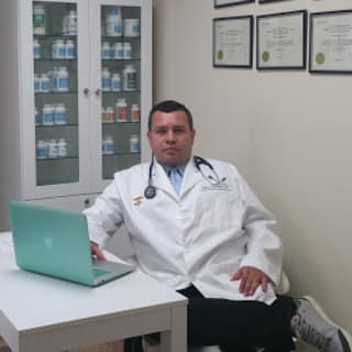 Wilson Izquierdo, MD, Family Medicine, Hollywood, FL