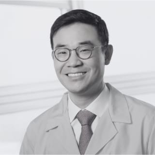 Tommy Kwak, MD, Internal Medicine, Vernon Hills, IL