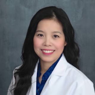 Uyen Le, MD, Internal Medicine, Roanoke, VA