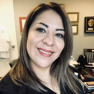Lori Gomez