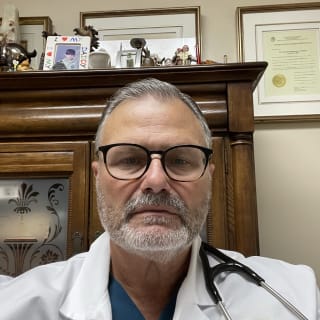 Julio Mantero Hormazabal, MD, Internal Medicine, Bayamon, PR