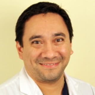 Roberto Larios, MD