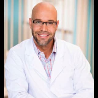 Geover Fernandez, MD, Dermatology, Bakersfield, CA