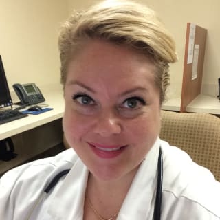 Dorothy Iwanski, DO, Internal Medicine, Honolulu, HI