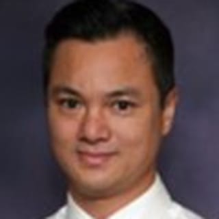 Robert Nguyen, MD, Internal Medicine, Oxnard, CA