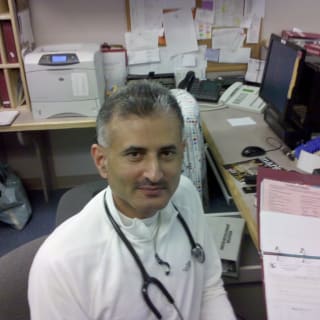 Mumtaz Husain, MD, Internal Medicine, East Liverpool, OH