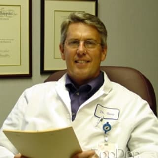 Kevin Vesey, MD, Orthopaedic Surgery, Smithtown, NY, St. Catherine of Siena Hospital