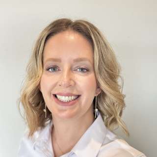 Amber Loredo, Family Nurse Practitioner, Redmond, OR