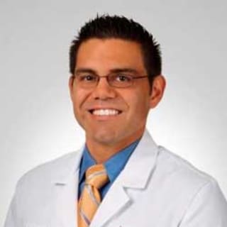 Rafael Favela V, MD, Internal Medicine, Columbia, TN