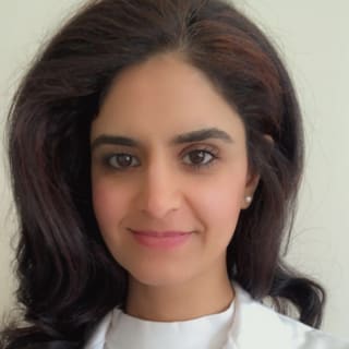 Azizah Alawadhi, Clinical Pharmacist, Melrose, MA
