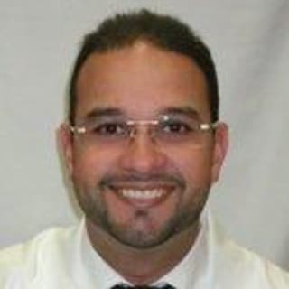 Roberto Fernandez McClin, MD, Family Medicine, Guaynabo, PR