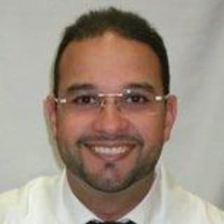 Roberto Fernandez McClin, MD, Family Medicine, San Juan, PR