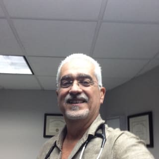 Luis Diaz, MD, Family Medicine, Comerio, PR