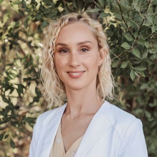 Alexandra Davis