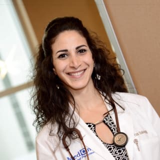 Yara Daloul, MD, Internal Medicine, Cleveland, OH