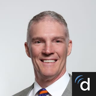 Doctors at Walter Reed National Military Medical Center in Bethesda, MD ...